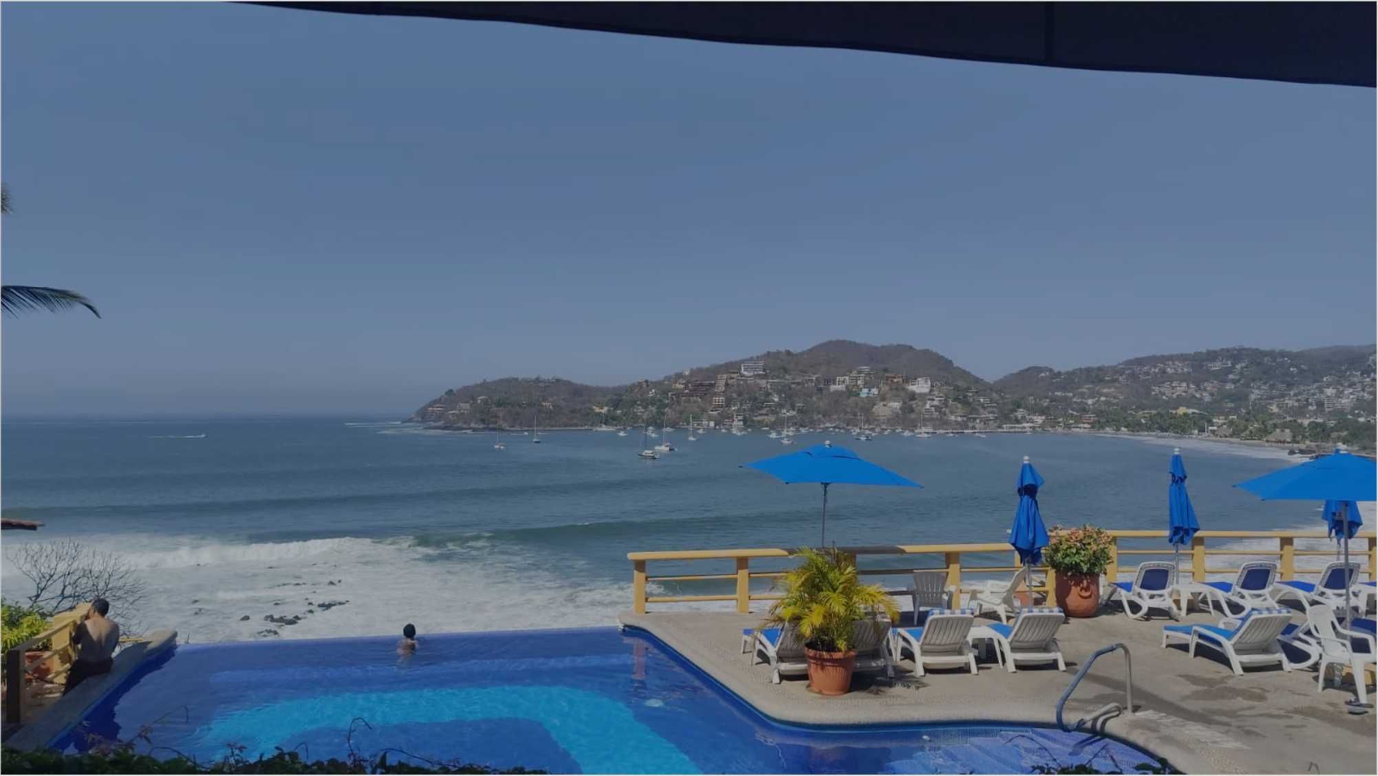 Vista a la Bahía de Zihuatanejo · Pacífico mexicano